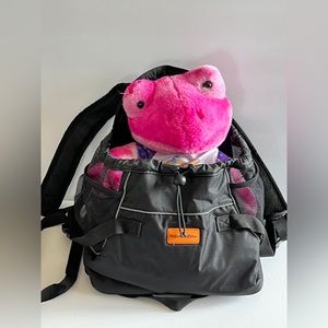 Pet backpack carrier